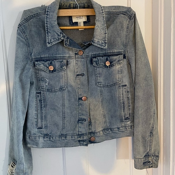 Forever 21’s Los Angeles Jean Jacket - Picture 2 of 4